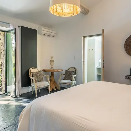 Domaine Les Roullets Bed & Breakfast Oppede