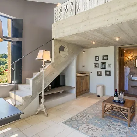 Bed & Breakfast Domaine Les Roullets Oppede