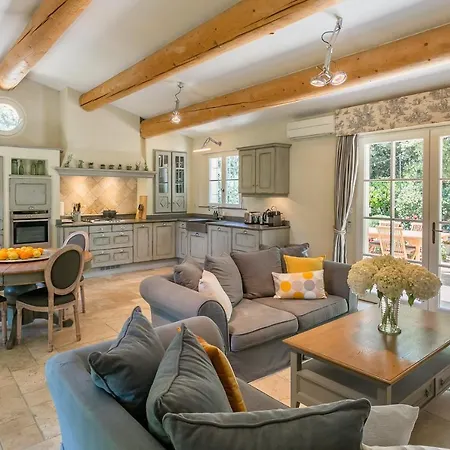 Bed & Breakfast Domaine Les Roullets Oppede