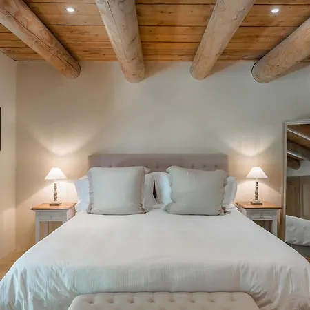Bed & Breakfast Domaine Les Roullets 3*