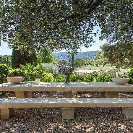 Domaine Les Roullets 3* Oppede